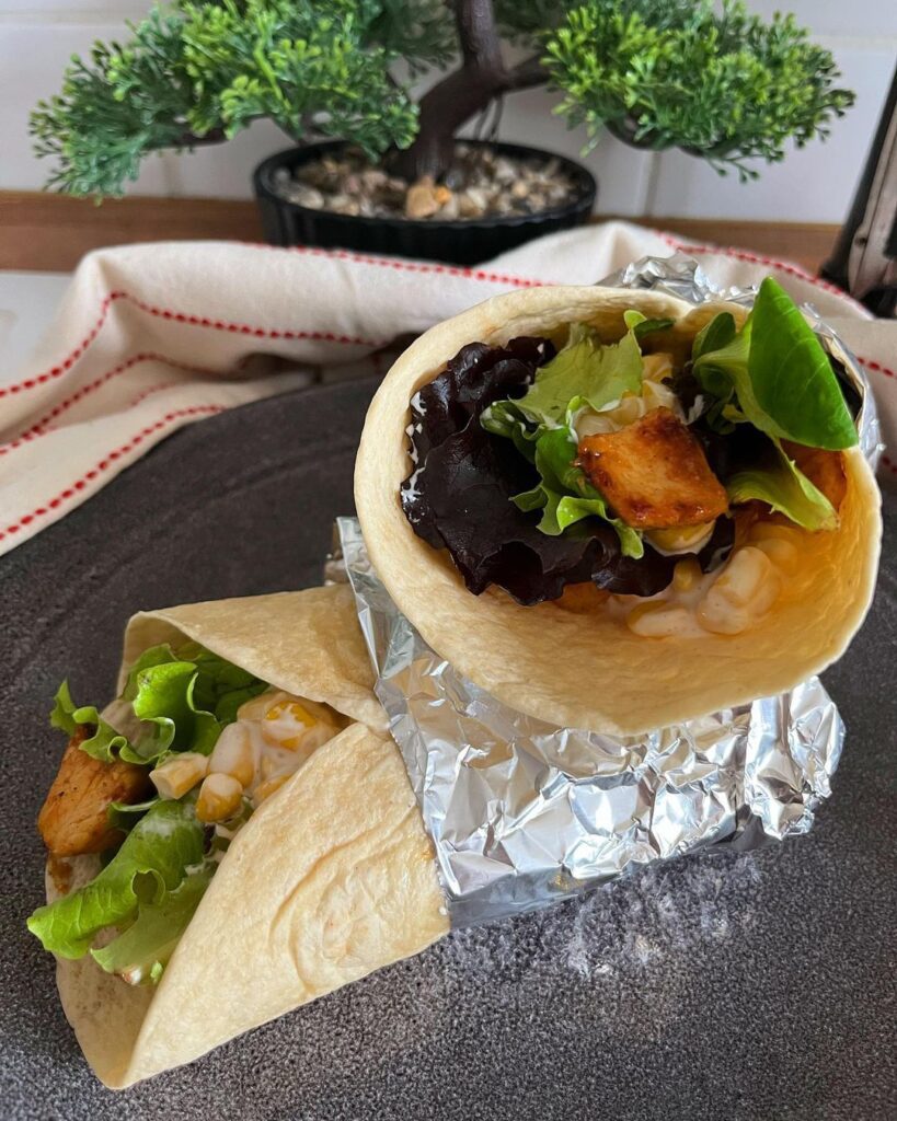 Mézes-pikáns csirkés wrap kukoricasalátával 😍❤️
