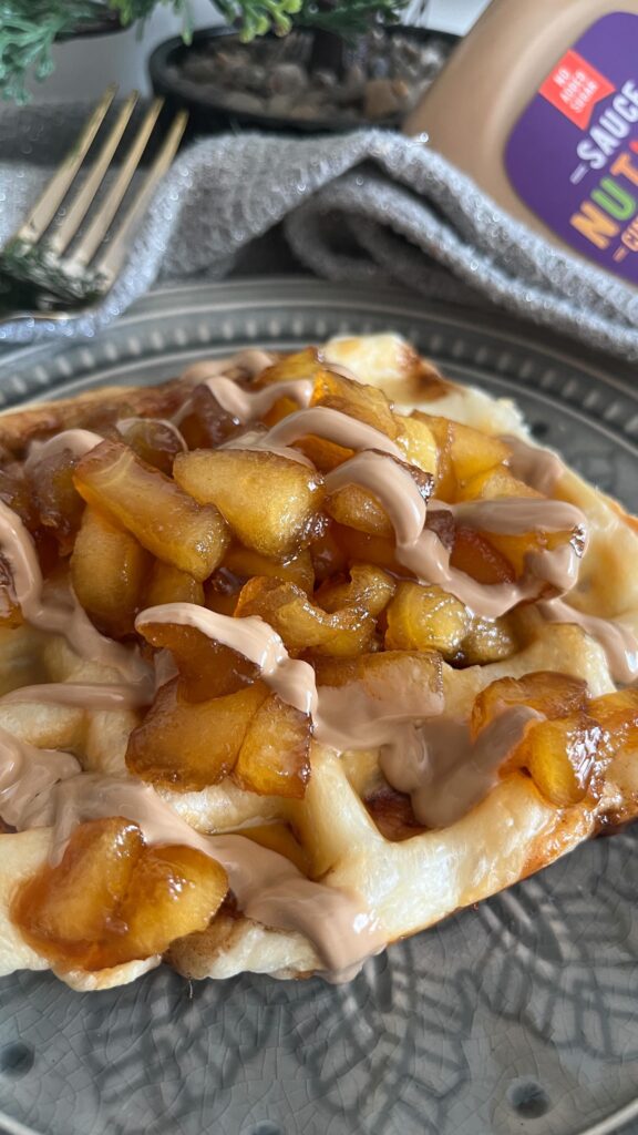 “Mekis” almás pite gofri sütőben, karamellizált alma raguval ❤️