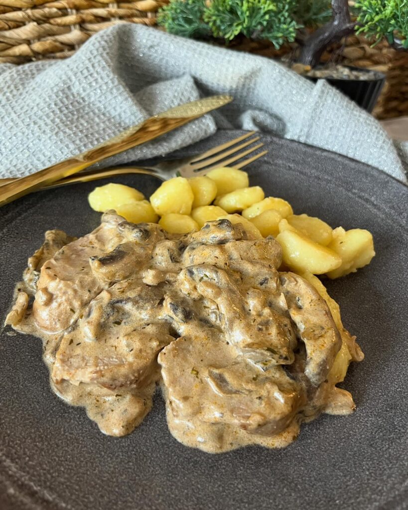 Bakonyi sertésszűz serpenyős Gnocchival ❤️