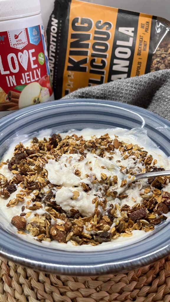 Nektek mi a kedvenc reggelitek? Nekem bármikor jöhet egy görög joghurt, Frulove és Granola kombo 😍❤️