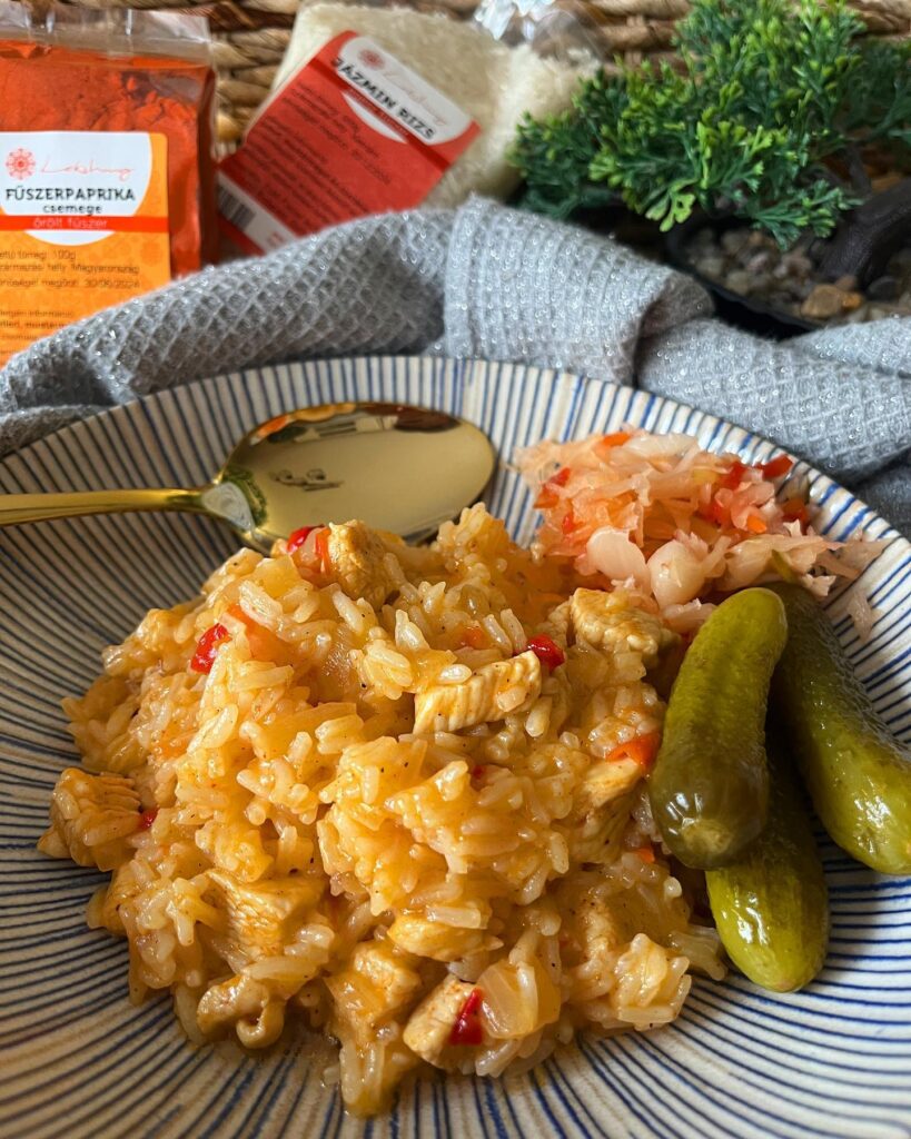 Gyors rizses hús kevés mosogatással, karácsonykor úgyis lesz elég dolgunk 😄 Ez ismét egy gyerek kompatibilis étel fél óra alatt 🥰