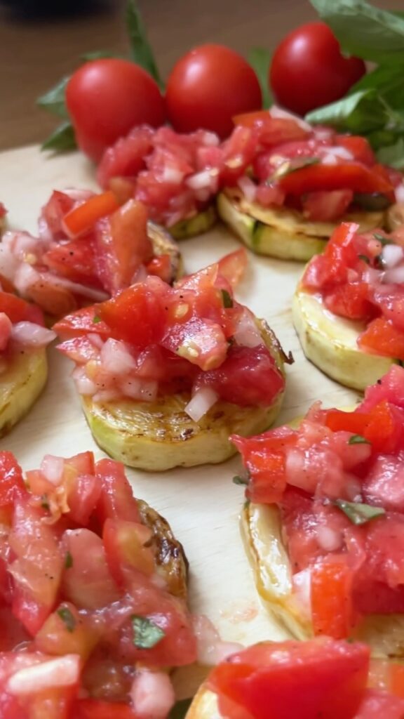 Cukkini bruschetta falatok