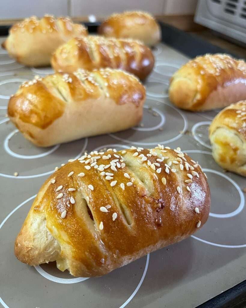 Sonkás-sajtos hernyó kifli ❤️
