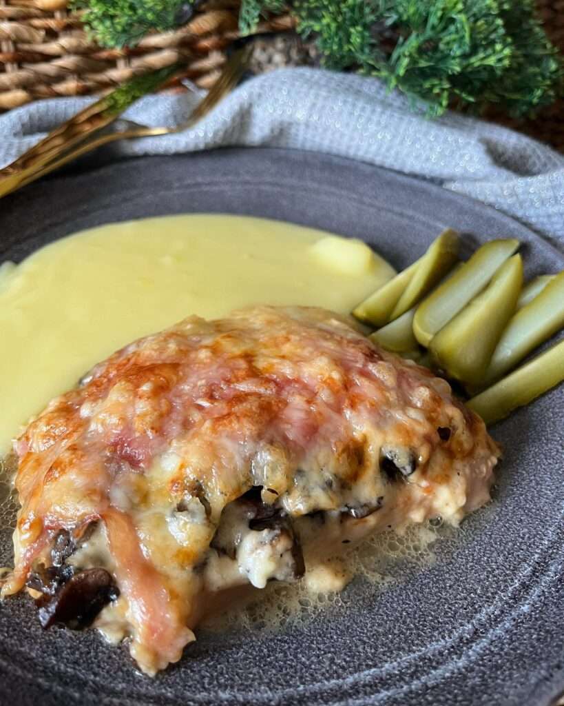 Szaftos Óvári szelet krumplipürével és csemege uborkával ❤️😋