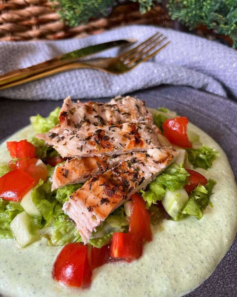 Citromos zöldfűszeres grill csirke, feta habos salátával 🥗