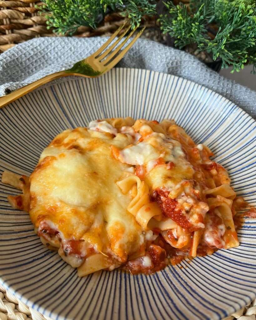 Express extra szaftos “cuccos” rakott tészta 🍝🍅🧀