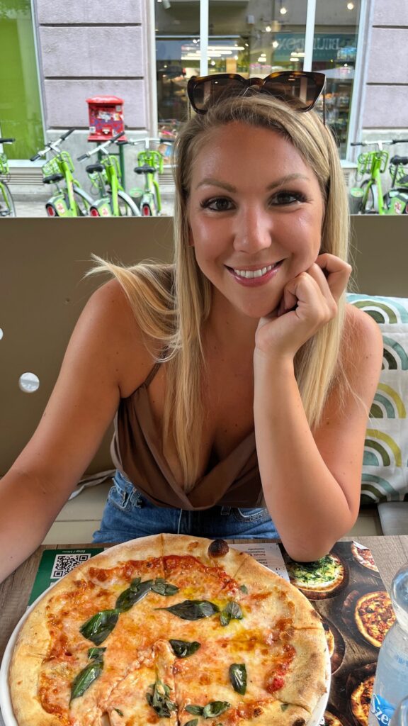 Randi 3 év után kettesben a @pizza.cosi -ban ❤️