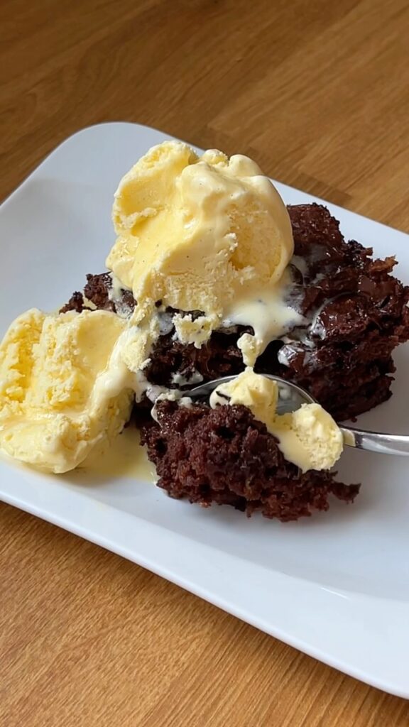 Cukkini brownie vanília fagyival
