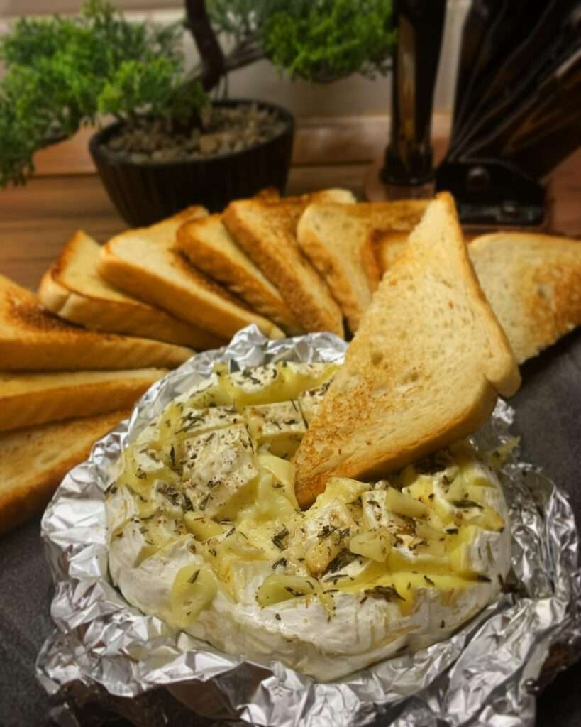 Fűszeres sült camembert vajas pirítóssal 😋❤️