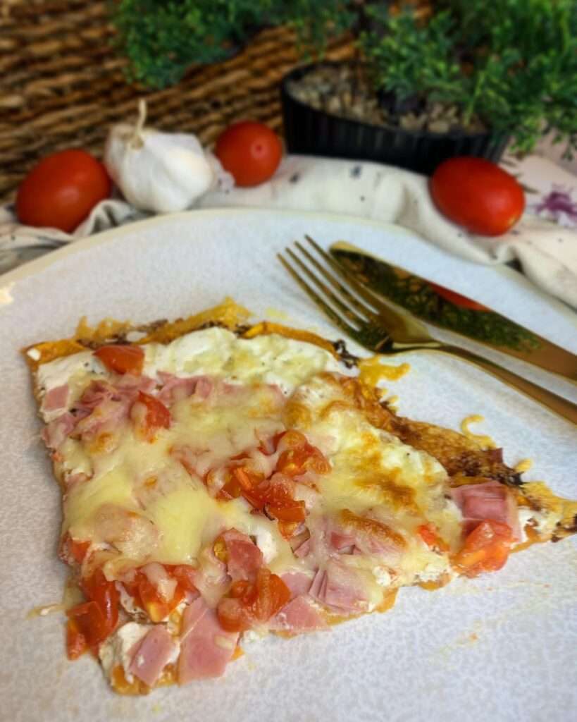Vacsira egy diétás pizza? 🤩 A korábbi édesburgonya pizzát nagyon szerettétek, így hoztam egy újabb szuper verziót ❤️