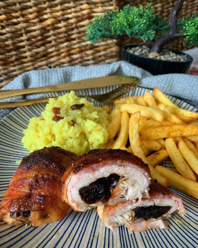 Aszalt szilvás csirkemell bacon bundában, mezes mustáros pácban 😍