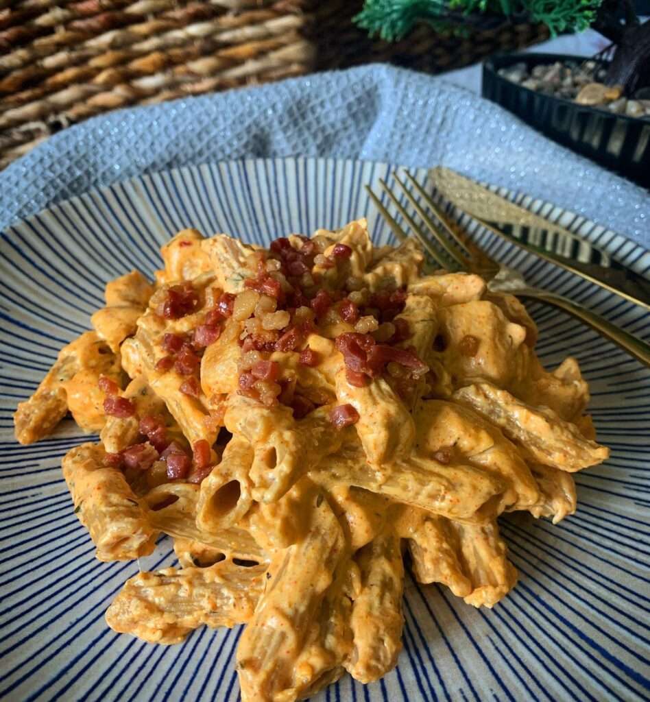 Fűszeres sajtos csirkés baconos penne 😍