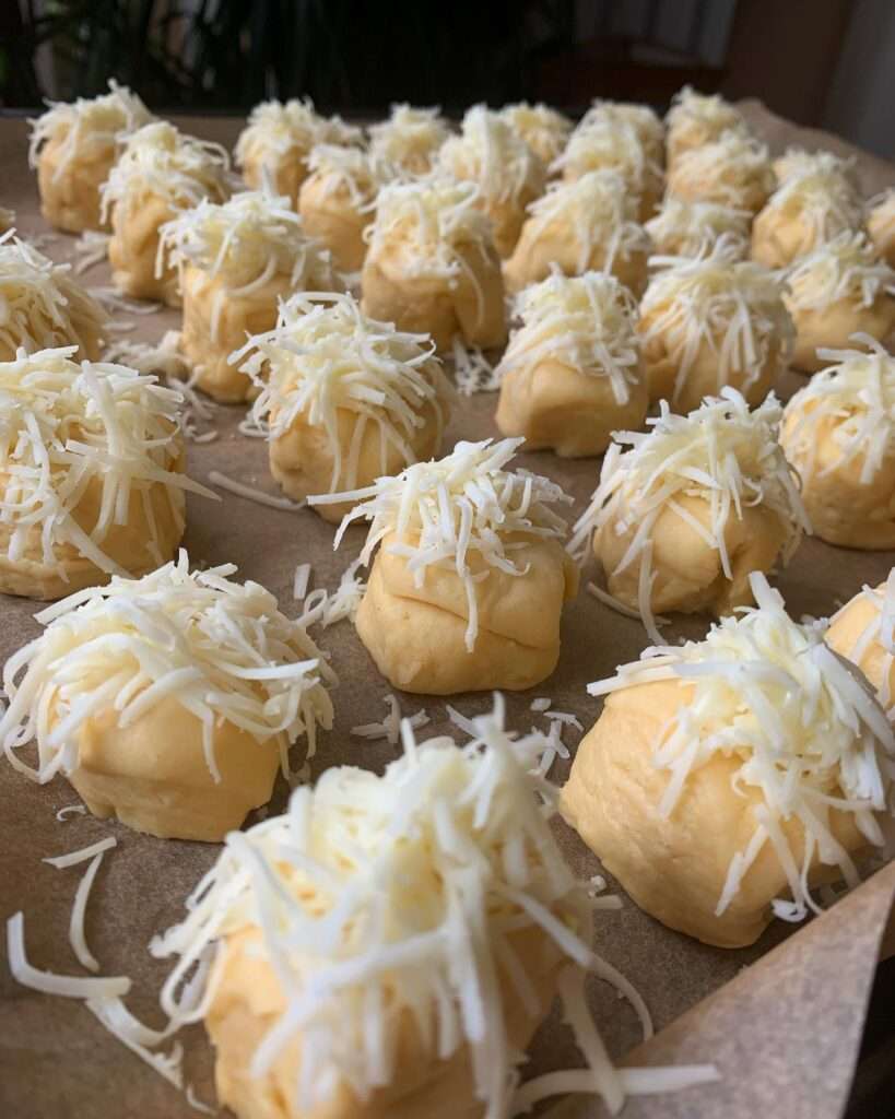 Sajtos-tejfölös pogácsa, amiből sosem elég egy adag 😋❤️