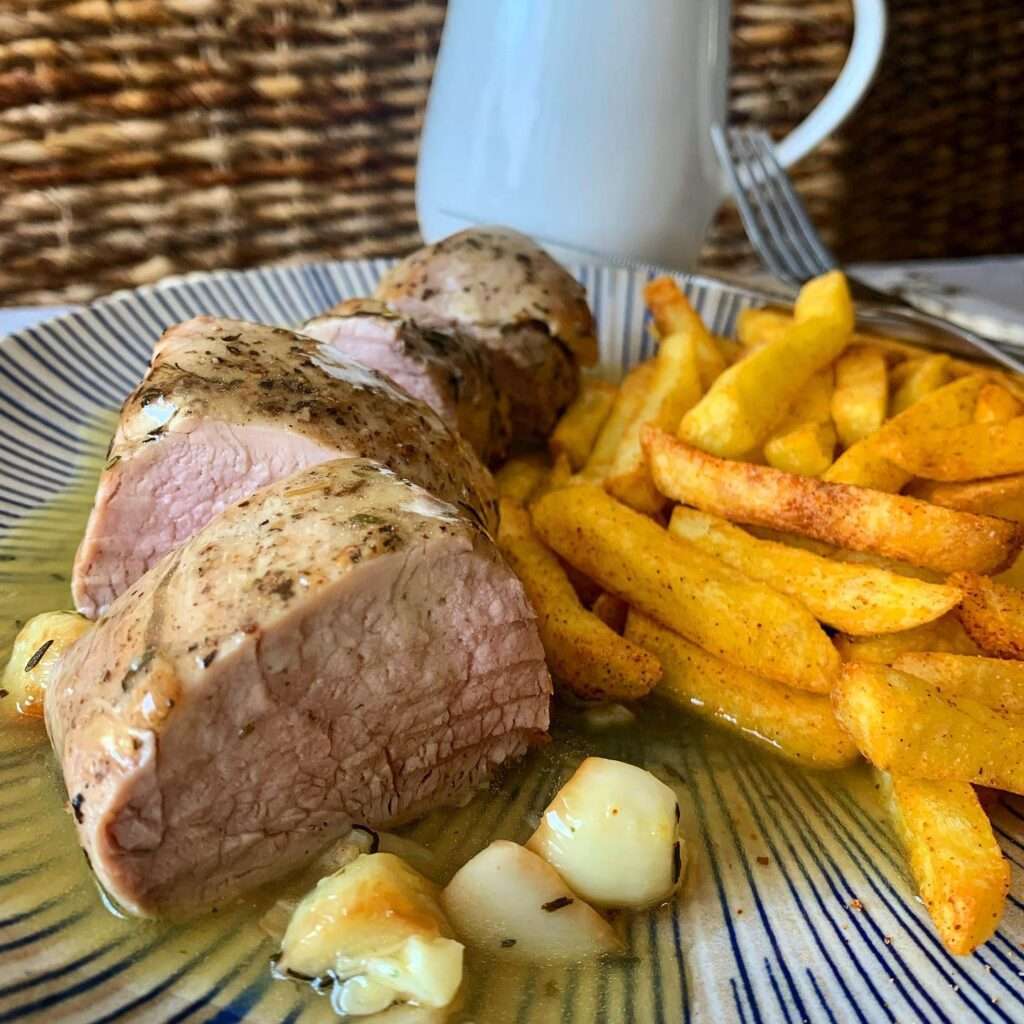 Süssünk szűzpecsenyét 😋❤️ Ez a hús rész kiváló alternatíva csirkemell helyett, alacsony a zsírtartalma, így különösen figyeljünk az elkészítésnél, mivel könnyen kiszáradhat.