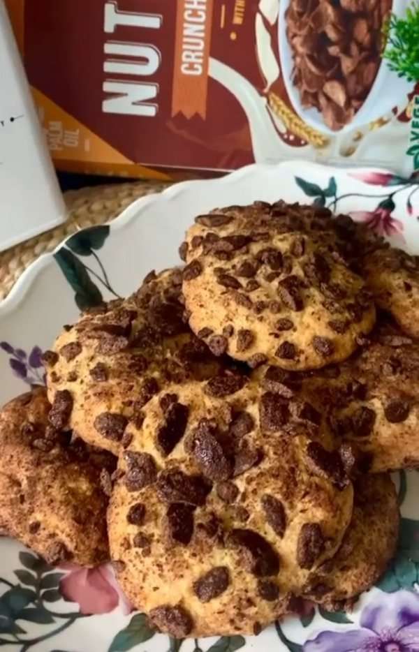 Crunchy “chocolate chip” cookie 🍪