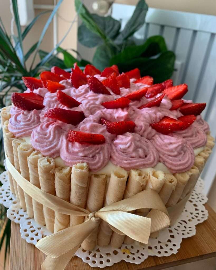 Tejszínes eper torta 🍓🍰