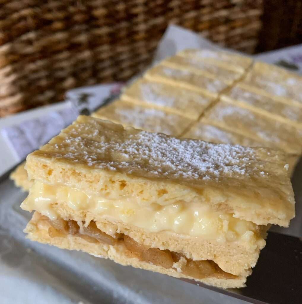 Almás krémes, a mézes krémes kistesója 🍎🍰 #cukormentes