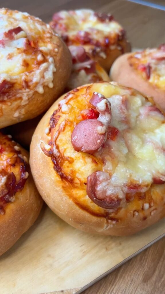 Virslis-sajtos Mini pizza vagy zsemle
