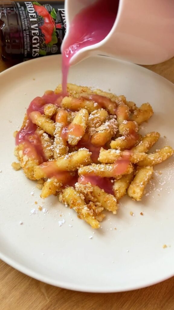 Klasszikus nudli panko morzsában Piroska szörp öntettel
