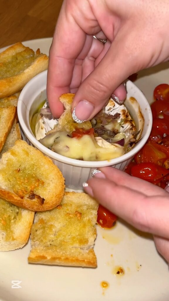 Camembert mártogató