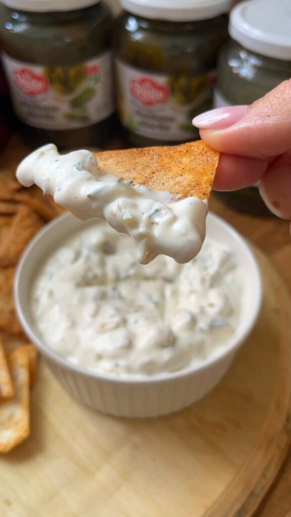 Hirdetés | kovászos uborkás sült hagymás mártogatós házi tortilla chipssel Rege kovászos uborka felhasználásával
