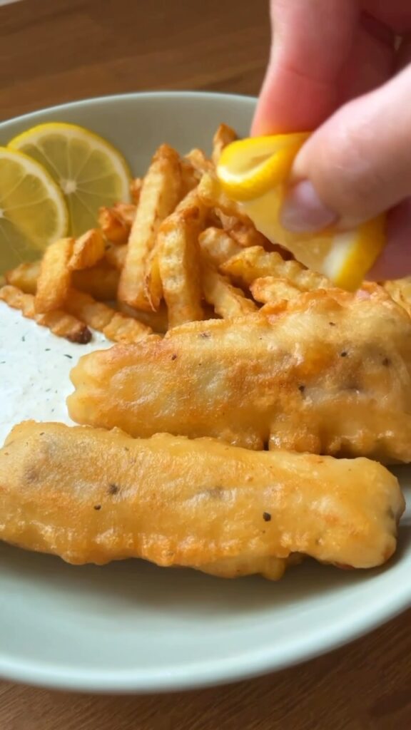 Fish and chips 🐟🍟