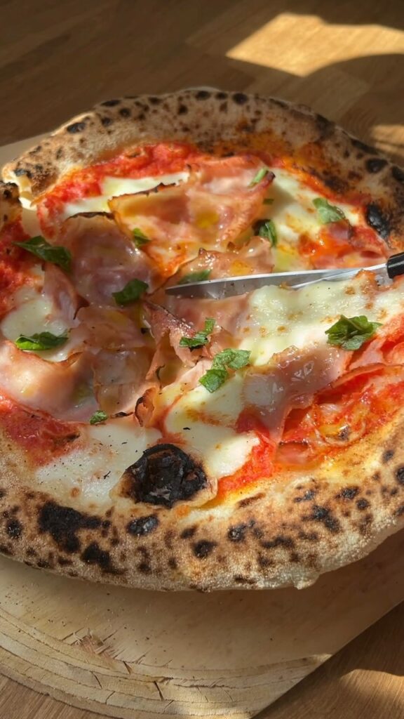 Fagyasztott nápolyi pizza teszt @motobudapest @kifli_szupermarket