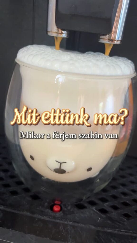 A héten itthon van a férjem szabin, tegnap ezért grill partit tartottunk. A reggeli kávét általában ő készíti, a többi az én reszortom. Na jó húst sütni is nagyon szeret a grillen, persze miután előkészítettem 🫣