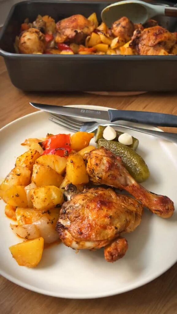 Mustáros pirosaranyos csirke vele sült zöldséggel
