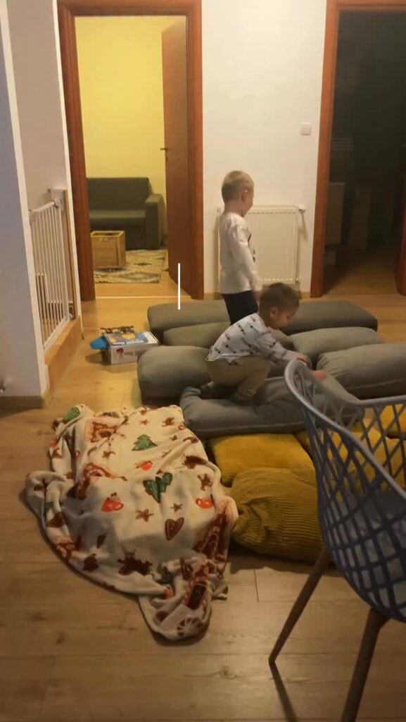 Karácsonyi motiváció, amire nekem is szükségem van sokszor, néha nem egyszerű, de ezt bánni fogjuk miután elmúlik 🥲❤️
