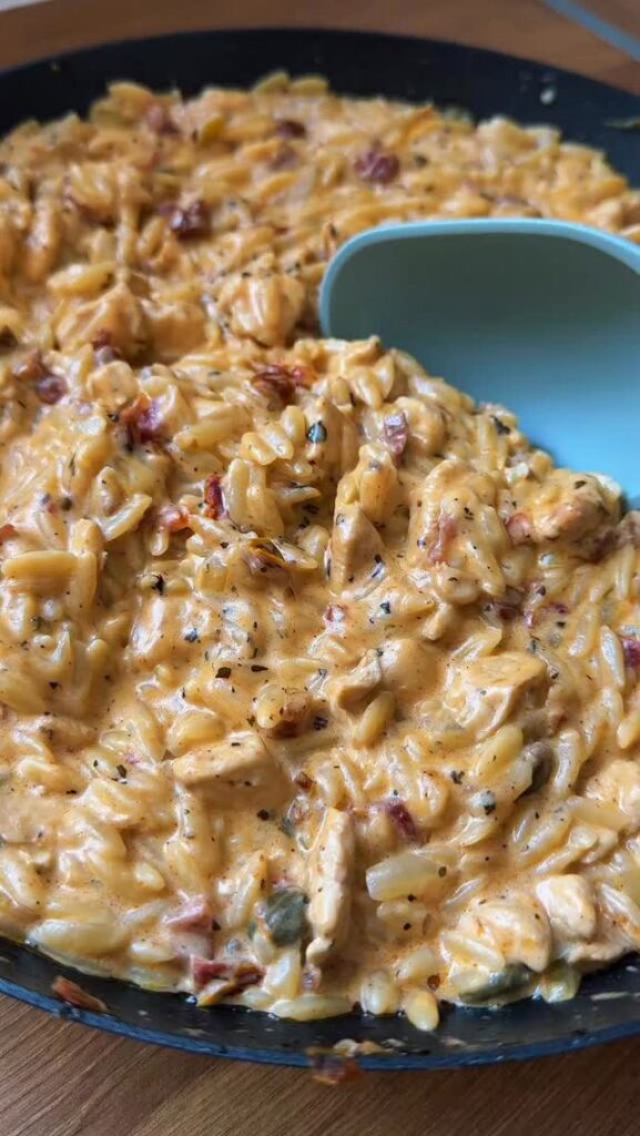 Krémes orzo tészta