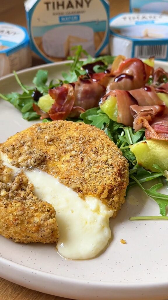 Airfryerben sült dió bundás camembert
